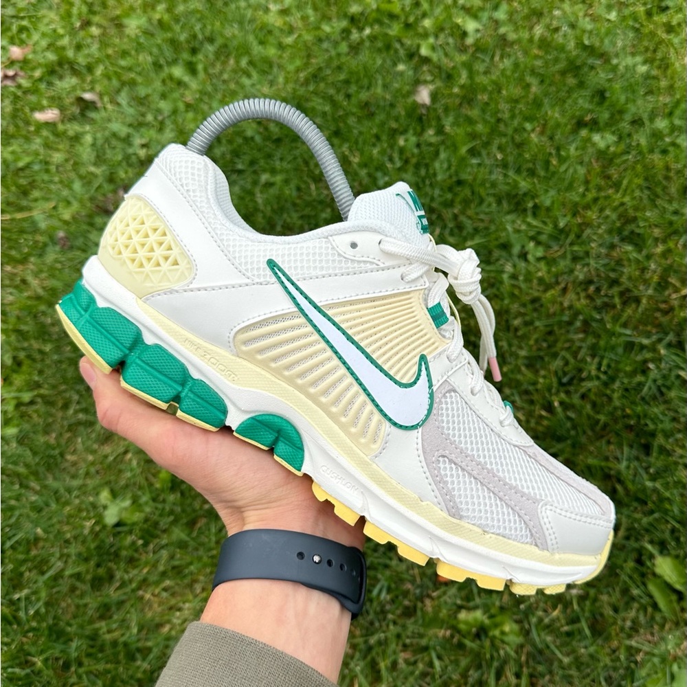 Running shoes Nike Zoom Vomero 5 Alabaster Malachite Brand new size 8,5